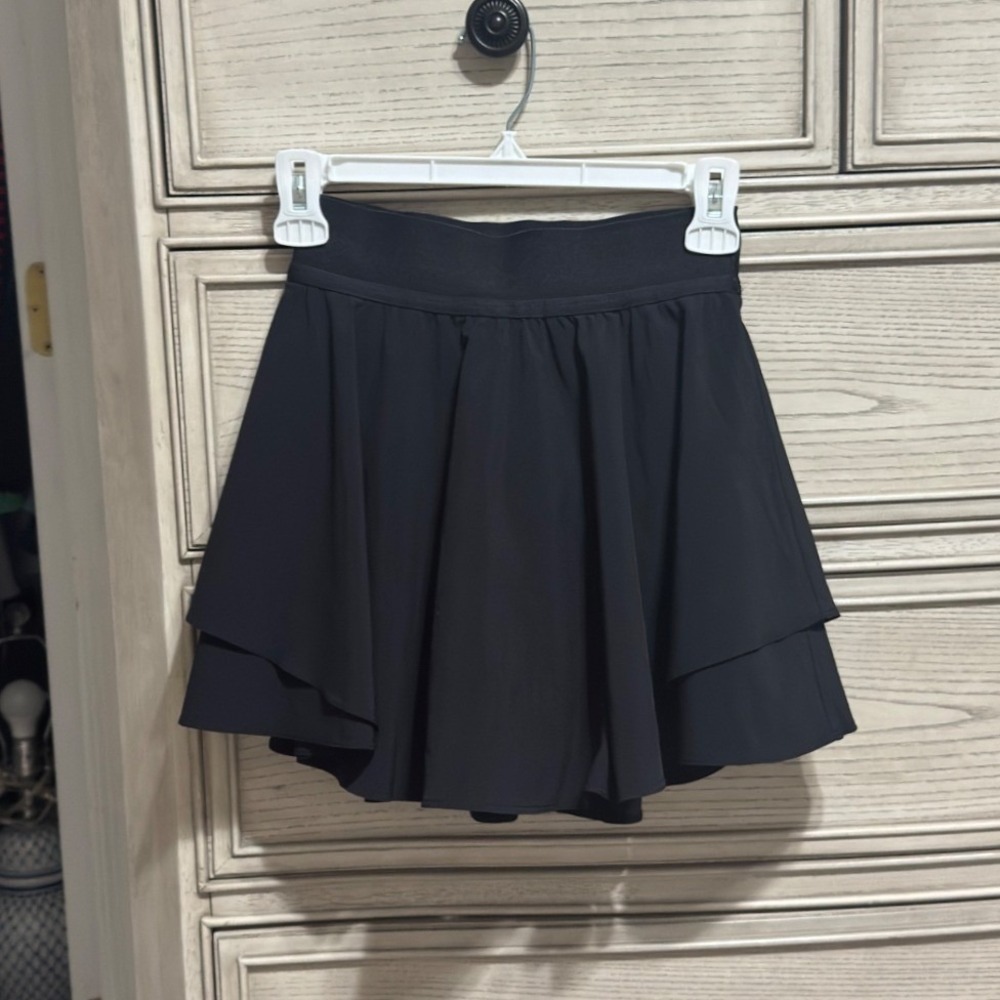 Lululemon Court Rival High-Rise Skirt Black Tiered Tennis Skort Size 2